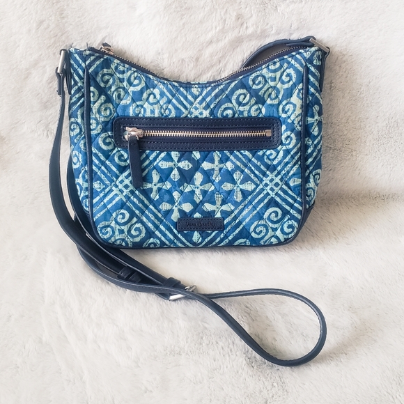 Vera Bradley Handbags - Vera Bradley Signature Mini Vivian Crossbody